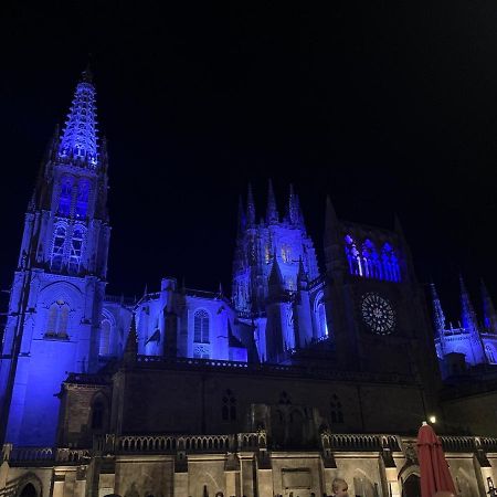 Mirando A La Catedral Desde Plaza Vega Lägenhet Burgo Exteriör bild